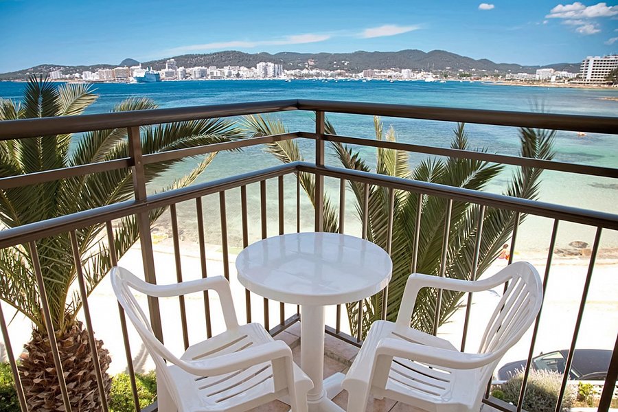 Vibra San Remo - Beispiel Balkon Doppelzimmer Meerblick (Zimmercodierung DBM)