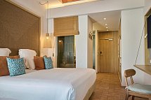 Cala San Miguel Ibiza Resort, Curio Collection by Hilton - Wohnbeispiel Doppelzimmer Club King-Size-Bett Poolblick (Zimmercodierung DBP)