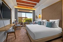 Cala San Miguel Ibiza Resort, Curio Collection by Hilton - Wohnbeispiel Doppelzimmer Club King-Size-Bett Meerblick (Zimmercodierung DBM)