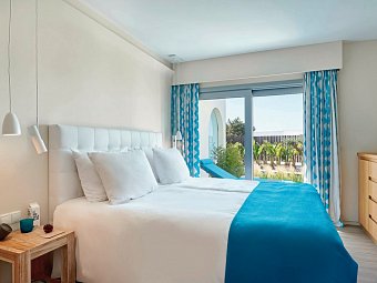 7Pines Resort Ibiza · Destination by Hyatt - Laguna Suite Swim Up (Zimmercodierung WBQ)