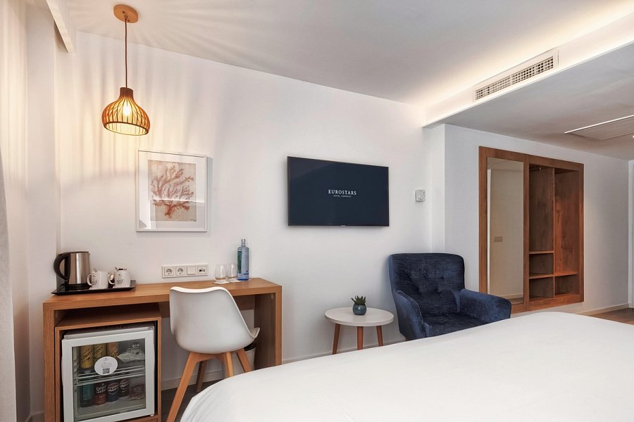 Eurostars Puerto de Ibiza - Wohnbeispiel Doppelzimmer Deluxe (Zimmercodierungen DD1 & DD2)