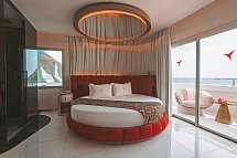 The Unexpected Ibiza Hotel - Wohnbeispiel Doppelzimmer Fashion Victim Meerblick (Zimmercodierung DBM)