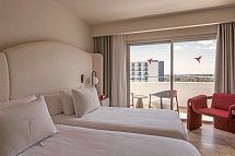 The Unexpected Ibiza Hotel - Wohnbeispiel Doppelzimmer The Twist & Go seitl. Meerblick (Zimmercodierung DBN)