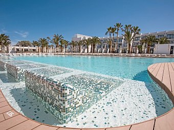 Grand Palladium White Island Resort & Spa