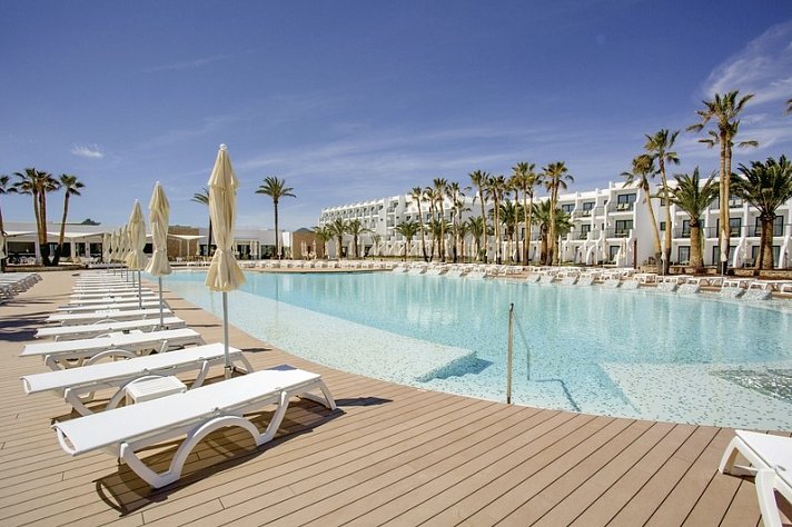 Grand Palladium White Island Resort & Spa