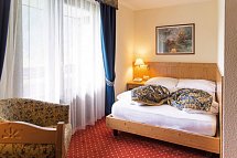 Alpenhof - Wohnbeispiel Doppelzimmer Queensize (Zimmercodierung DB1)