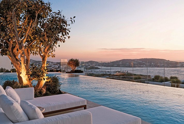 Deos Mykonos - A Myconian Collection Hotel
