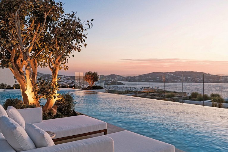 Deos Mykonos - A Myconian Collection Hotel