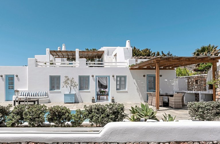 Anema Luxury Suites and Villas