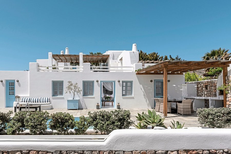 Anema Luxury Suites and Villas