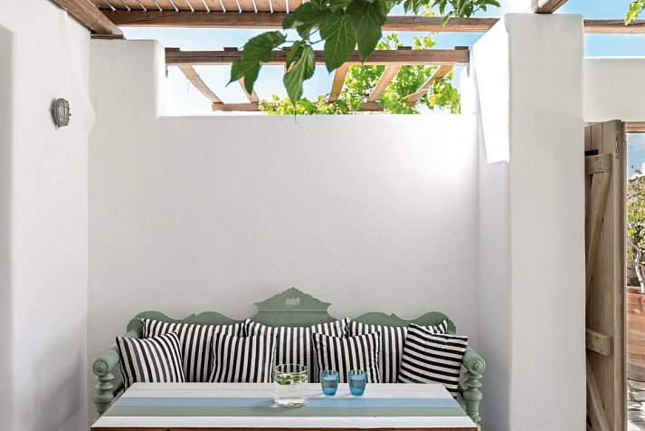 Anema Luxury Suites and Villas - Wohnbeispiel Vorias Suite mit Meerblick (Zimmercodierung W1M)