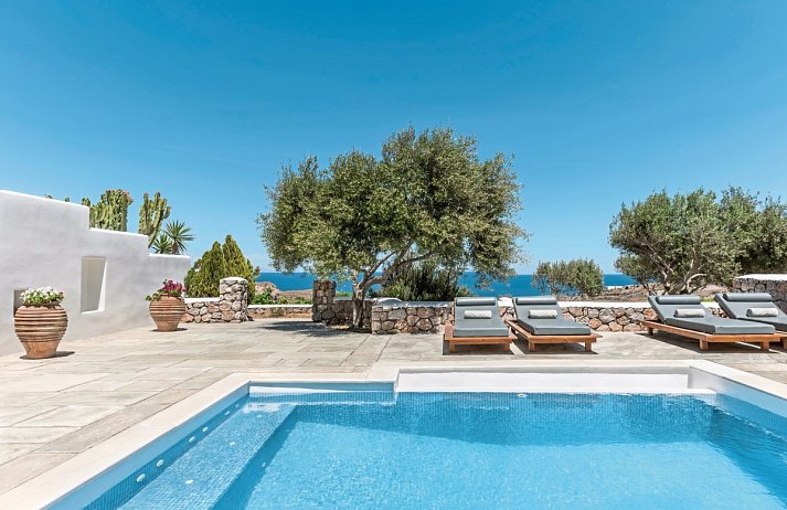 Anema Luxury Suites and Villas - Wohnbeispiel Skiron Suite 2 Schlafzimmer mit Meerblick (Zimmercodierung WBM)