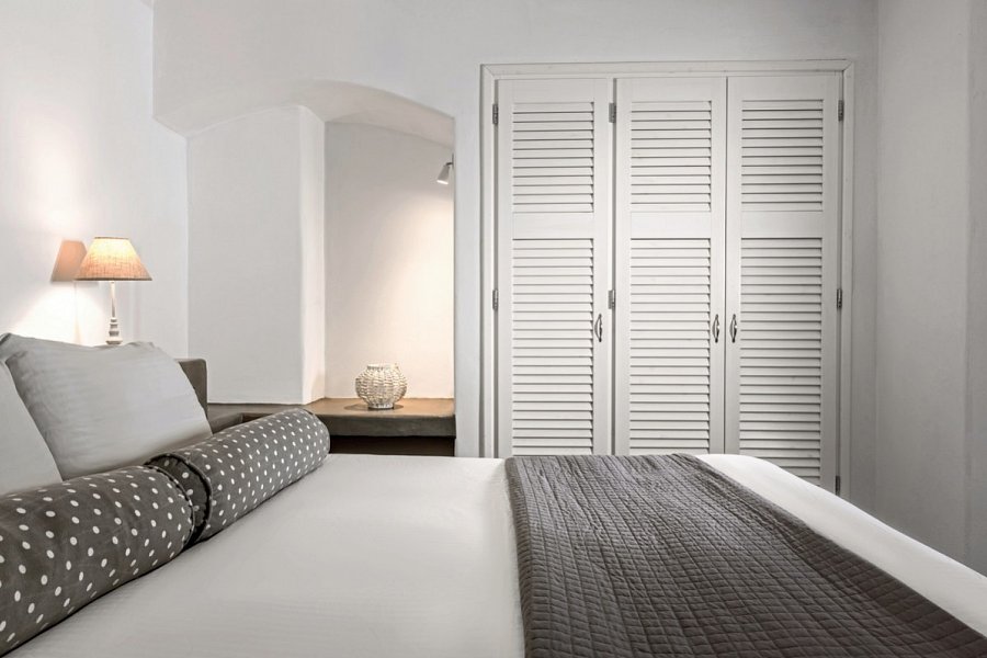Anema Luxury Suites and Villas - Wohnbeispiel Sorokos Suite mit Außenjacuzzi (Zimmercodierung WBG)