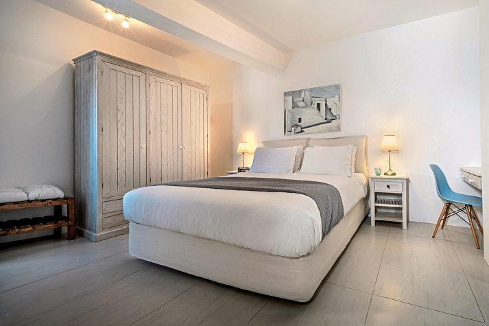Anema Luxury Suites and Villas - Wohnbeispiel Sorokos Suite mit Außenjacuzzi (Zimmercodierung WBG)