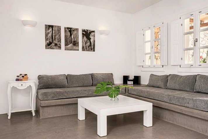 Anema Luxury Suites and Villas