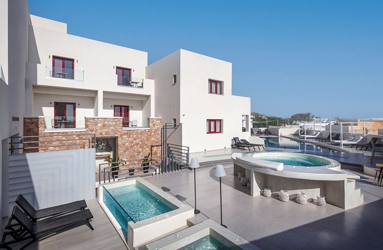 MAR n MAR Crown Hotel and Suites