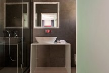 MAR n MAR Crown Hotel and Suites