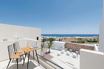 MAR n MAR Crown Hotel and Suites