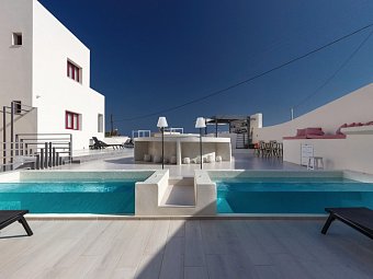 MAR n MAR Crown Hotel and Suites