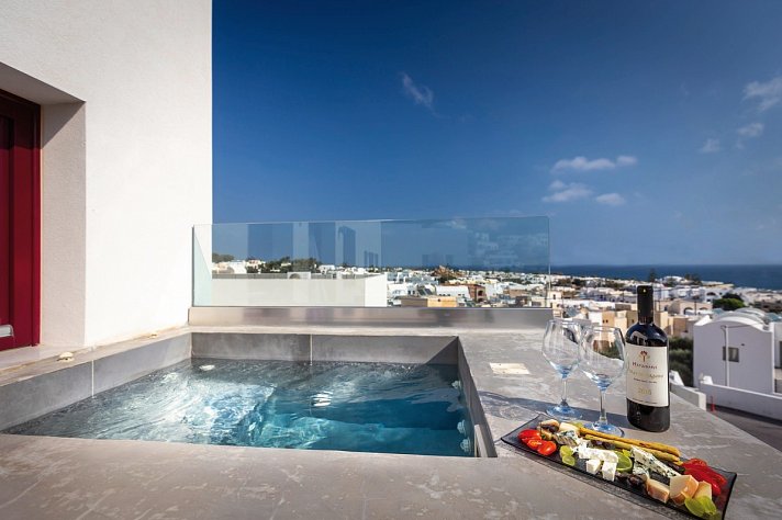 MAR n MAR Crown Hotel and Suites