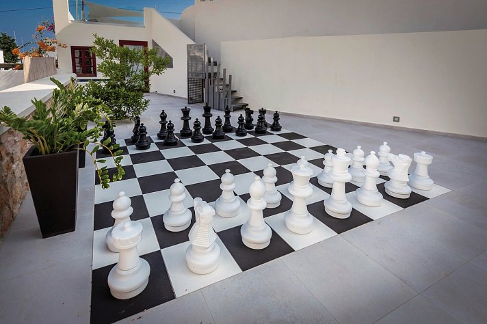 MAR n MAR Crown Hotel and Suites