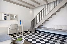 Rosebay Hotel - Wohnbeispiel Maisonette (Zimmercodierung MB1)