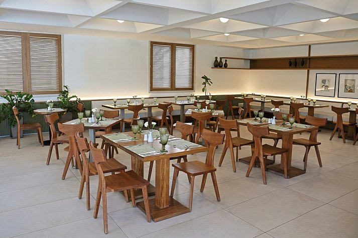Santo MiraMare Resort