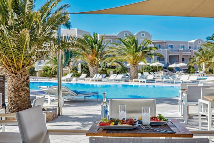 Santo MiraMare Resort