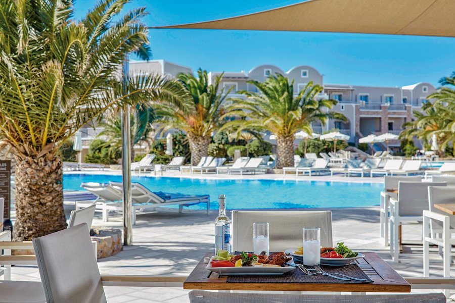 Santo MiraMare Resort