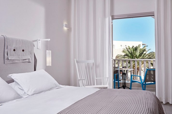 Santo MiraMare Resort