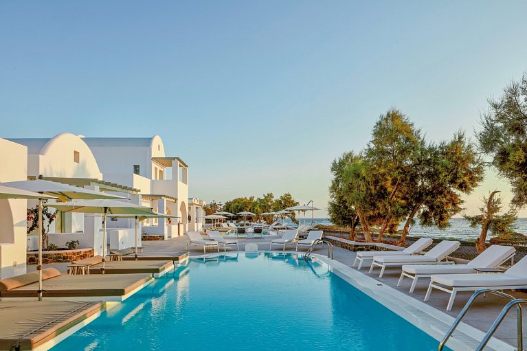 Costa Grand Resort & Spa