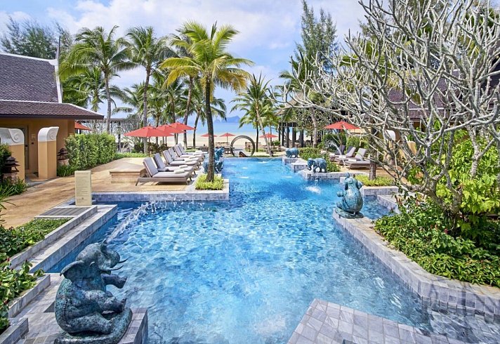 Amari Vogue Resort