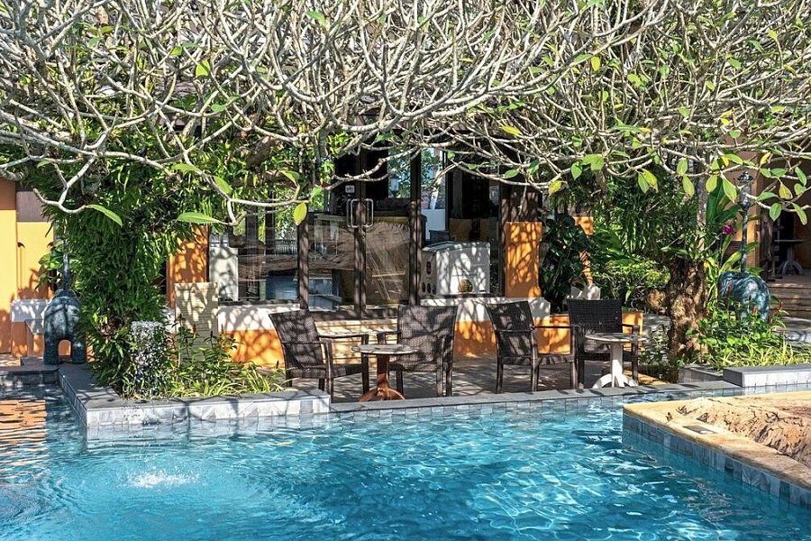 Amari Vogue Resort