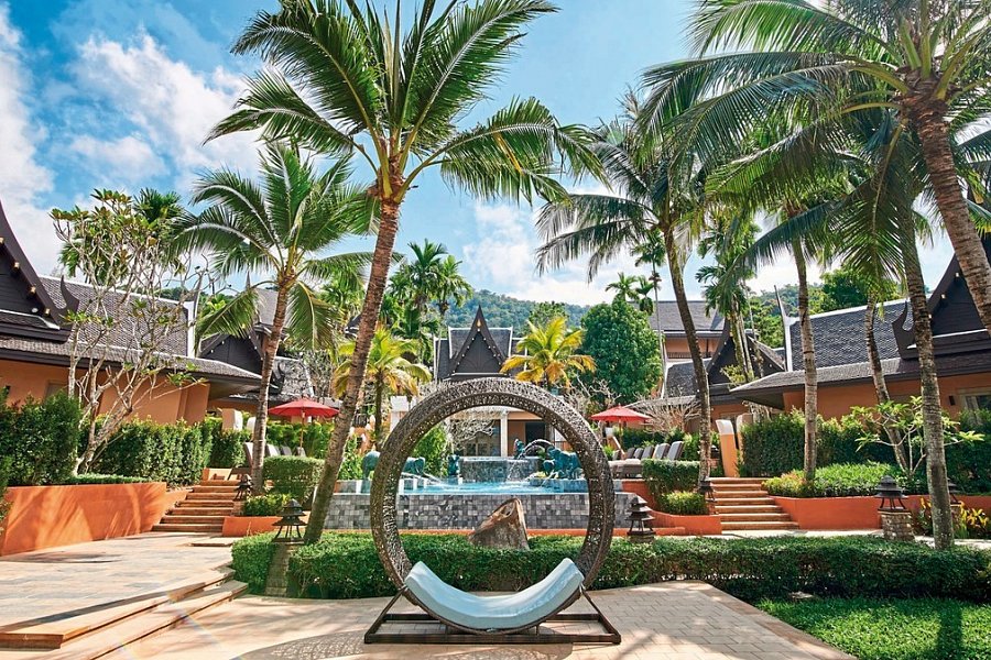 Amari Vogue Resort