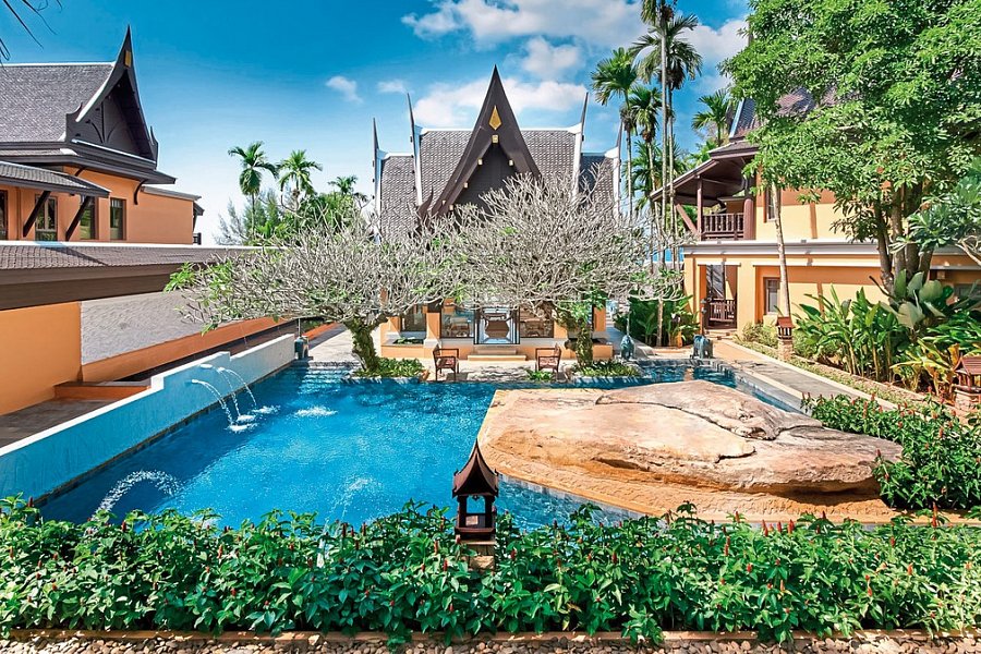 Amari Vogue Resort