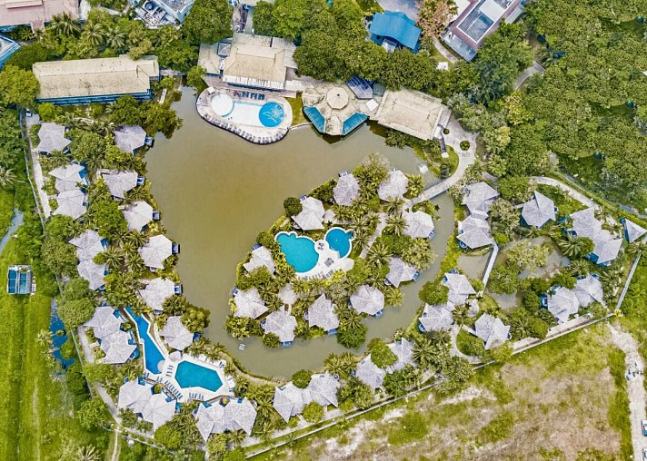 Peace Laguna Resort