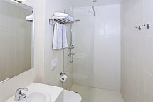 Hotel Klettur - Badbeispiel Doppelzimmer Superior (Zimmercodierung DS1)