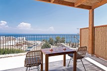 KOIA All-Suite Wellbeing Resort - Wohnbeispiel Cave Junior Suite Sea View (Zimmercodierung J2M)