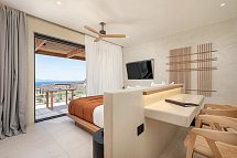 KOIA All-Suite Wellbeing Resort - Wohnbeispiel Junior Suite Meerblick (Zimmercodierung J3M)