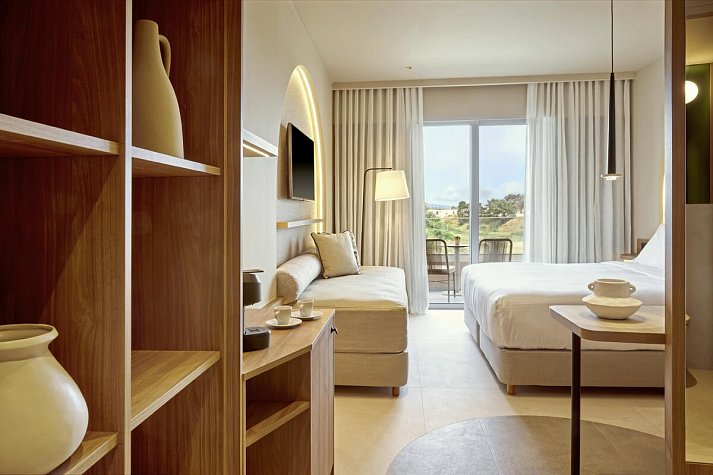 Zeus Kos Beach - Wohnbeispiel Doppelzimmer Deluxe seitl. Meerblick (Zimmercodierung DDN)