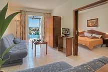 Corali Hotel - Wohnbeispiel Familienappartement 2 Schlafzimmer Poolblick (Zimmercodierung FB2)