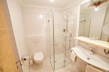 Ferienhotel Glocknerhof - Beispiel Bad Doppelzimmer Superior Nebengebäude (Zimmercodierung DS1)