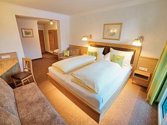 Ferienhotel Glocknerhof - Wohnbeispiel Doppelzimmer Superior Nebengebäude (Zimmercodierung DS1)