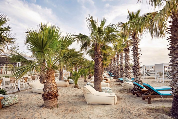 Alea Hotel & Suites