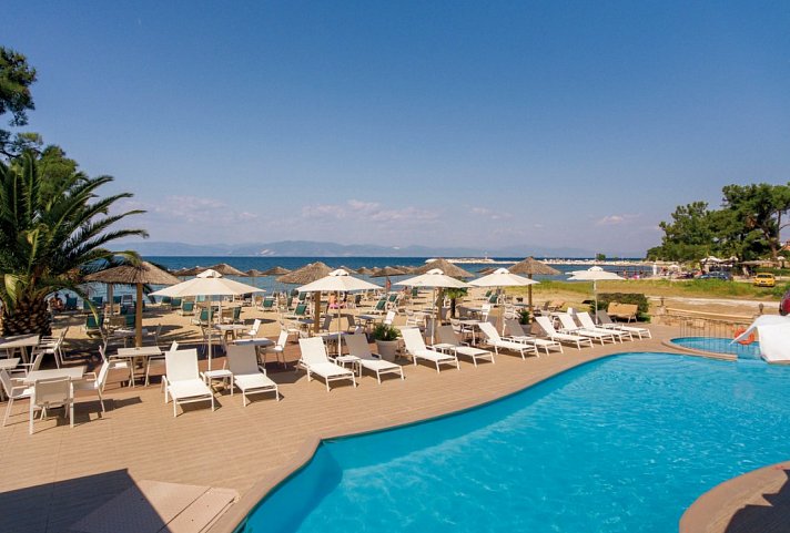 COOEE Mediterranean Beach Hotel