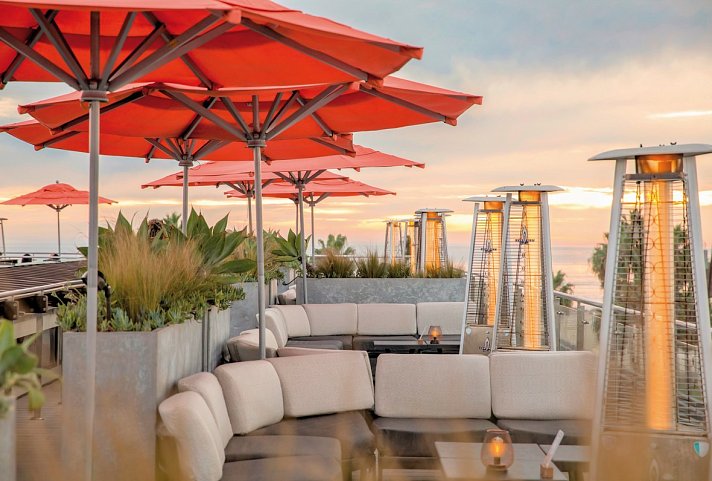 Hotel Erwin - High Rooftop Lounge Seating