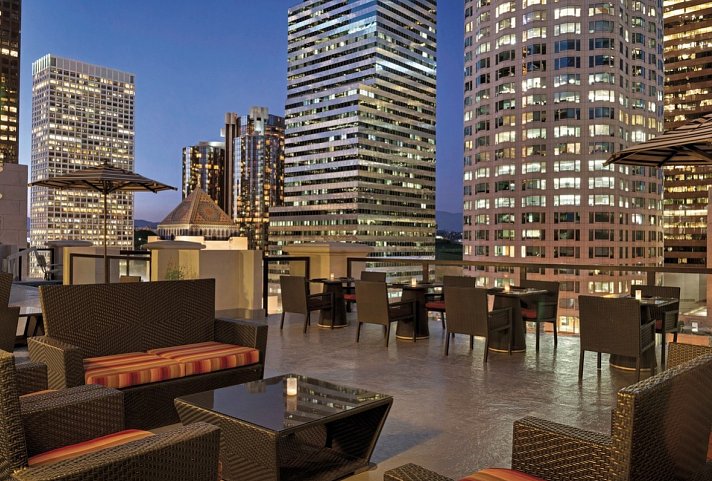 Hilton Checkers Los Angeles - Rooftop Bar