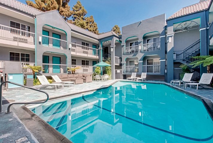 Quality Inn Near Hollywood Walk of Fame