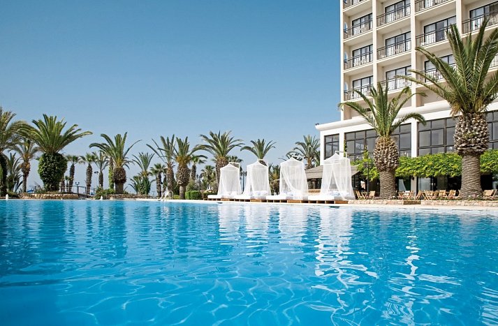 Sandy Beach Hotel & Spa