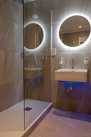 New Helvetia Hotel - Wohnbeispiel Doppelzimmer (Zimmercodierungen DB1, DB2, TB1, FB1 & MB1)